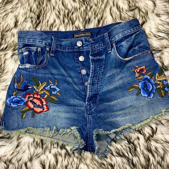 Abercrombie & Fitch vintage floral denim shorts - Picture 1 of 9